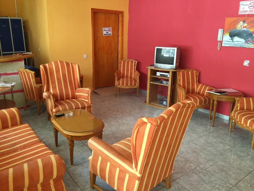 Tenerife Hostel Лос Кристианос Екстериор снимка