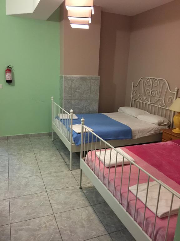 Tenerife Hostel Лос Кристианос Екстериор снимка